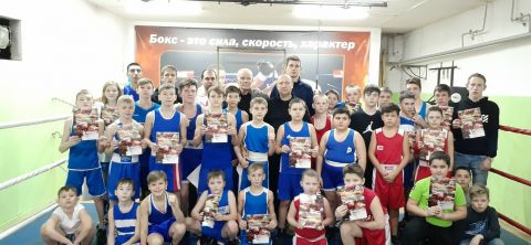 Тюменский Фонд развития бокса - официальный сайт - Фотолента - Тренировочное мероприятие в Омске, 01-02.02.2020, БК &quot;Фаворит&quot;