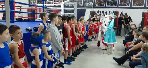 Тюменский Фонд развития бокса - официальный сайт - Фотолента - Новогодний детский турнир по боксу, 23.12.2023г., СК "Ломоносов", г.Тюмень