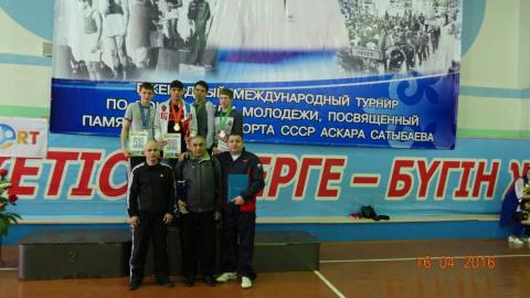 Тюменский Фонд развития бокса - официальный сайт - Фотолента - Международный турнир по боксу - Никита Валихин 2 место, Республика Казахстан, апрель 2016 года